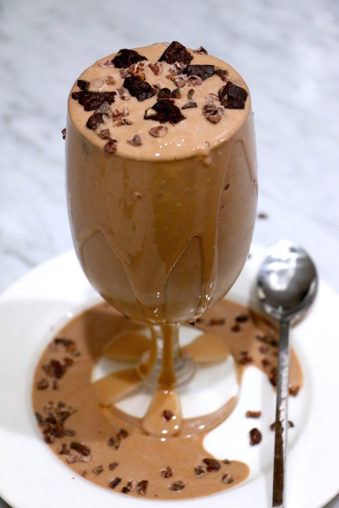 https://www.whitneyerd.com/wp-content/uploads/2015/03/peanut-butter-chocolate-protein-smoothie-2-1.jpg