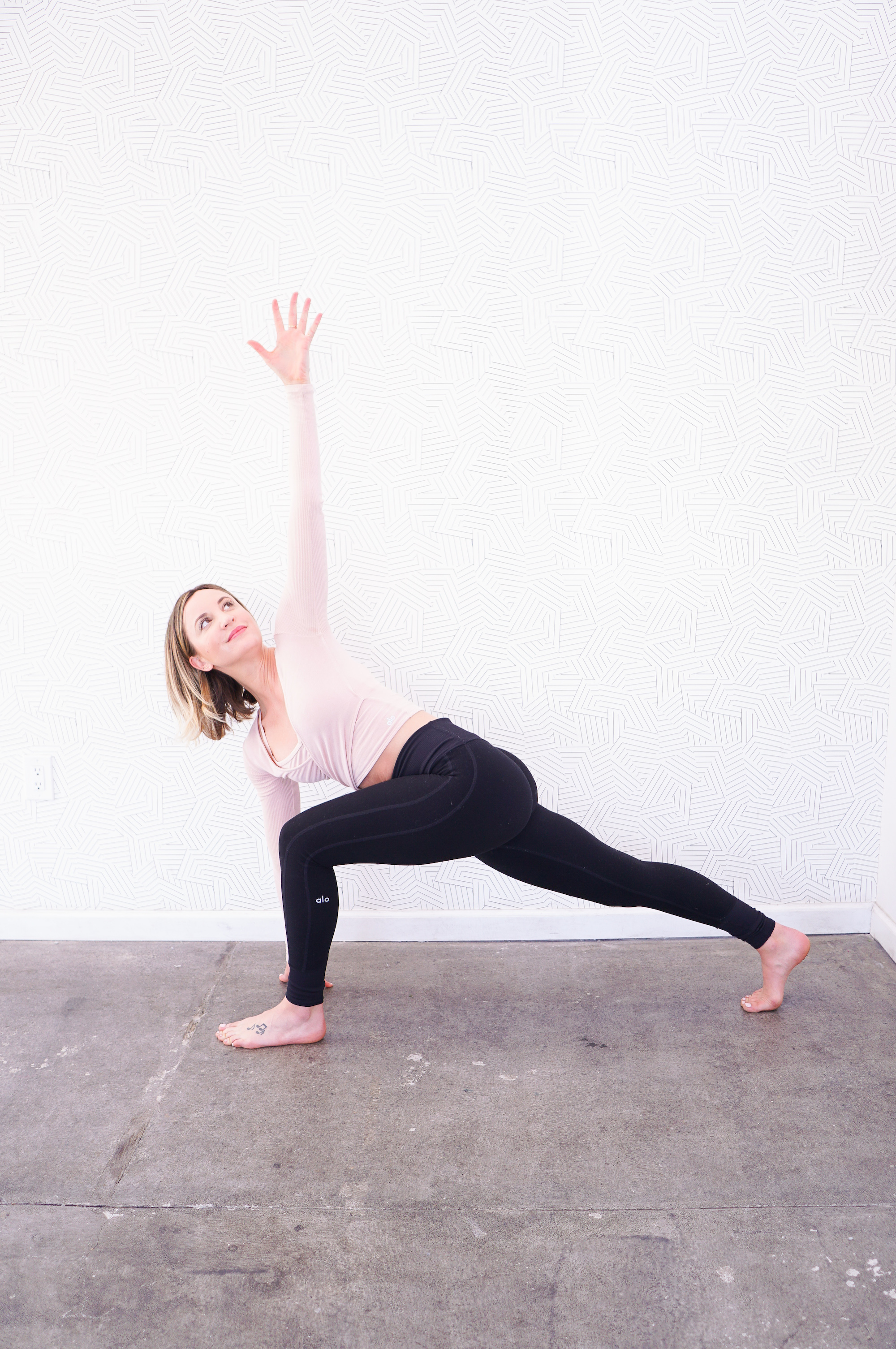 10 Yoga Pose Modifications For Pregnancy  Pregnancy workout videos, Pregnancy  yoga, Pregnancy safe workouts